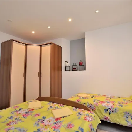 Butterfly Apartment *