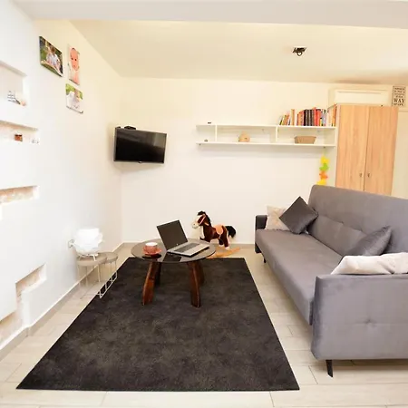Butterfly Apartment Nedescina